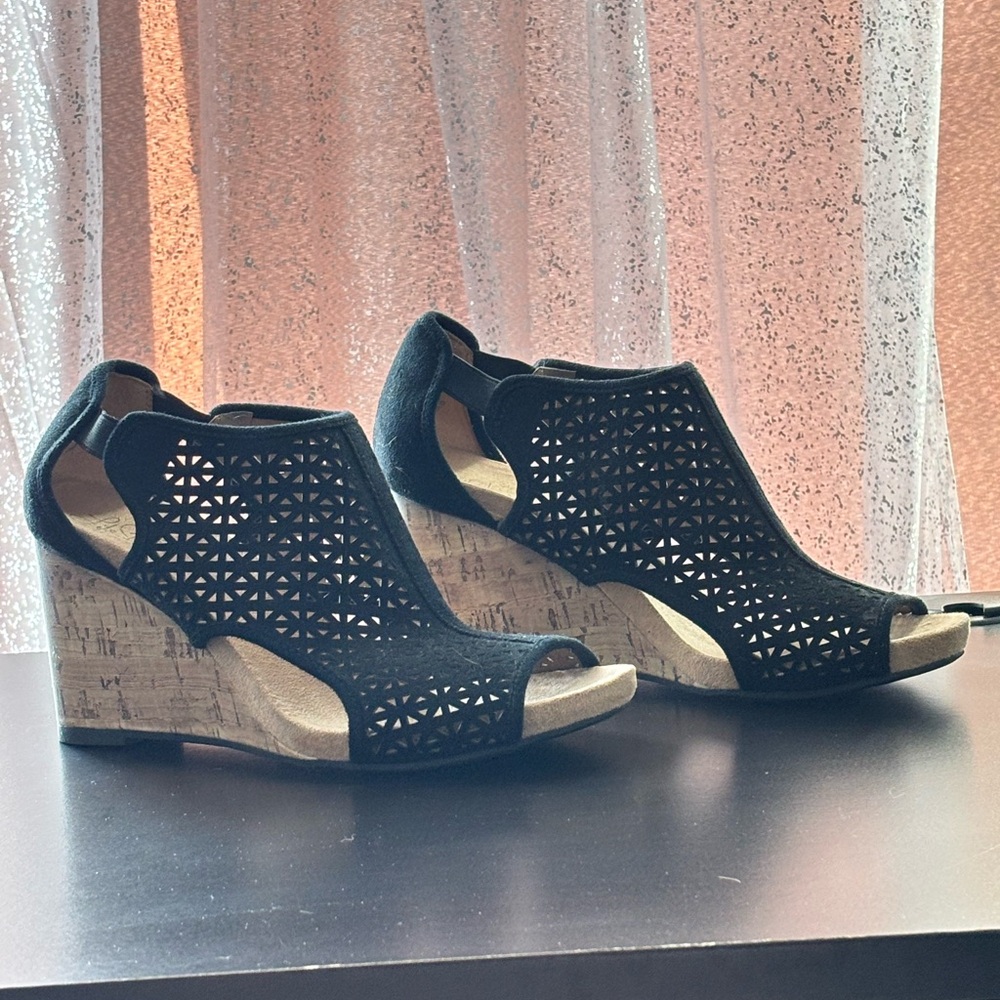 Life Stride Black Cutout Wedges